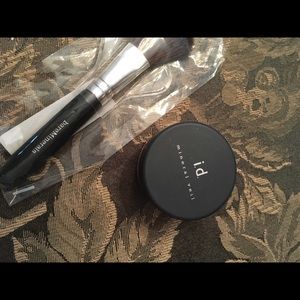 BareEssentials Mineral Veil